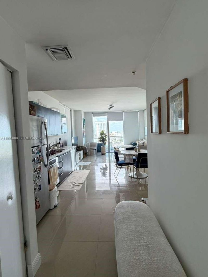 90 SW 3rd Street, Unit 2112, Miami, FL 33130 Photo