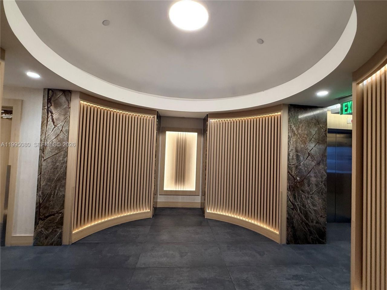 90 SW 3rd St , Unit 2112, Miami, FL 33130 Photo