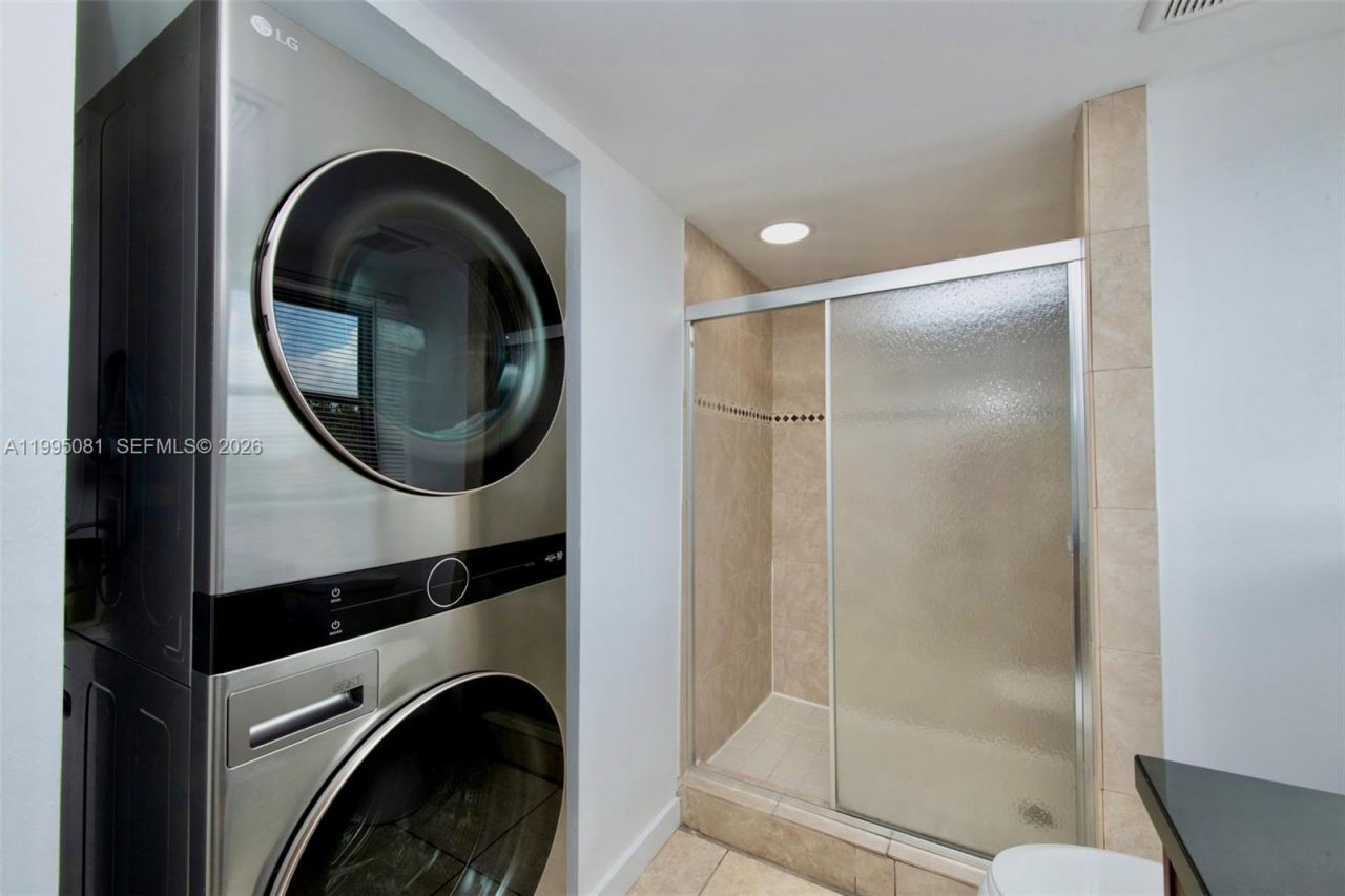 20850 San Simeon Way , Unit 506-5, Miami, FL 33179 Photo