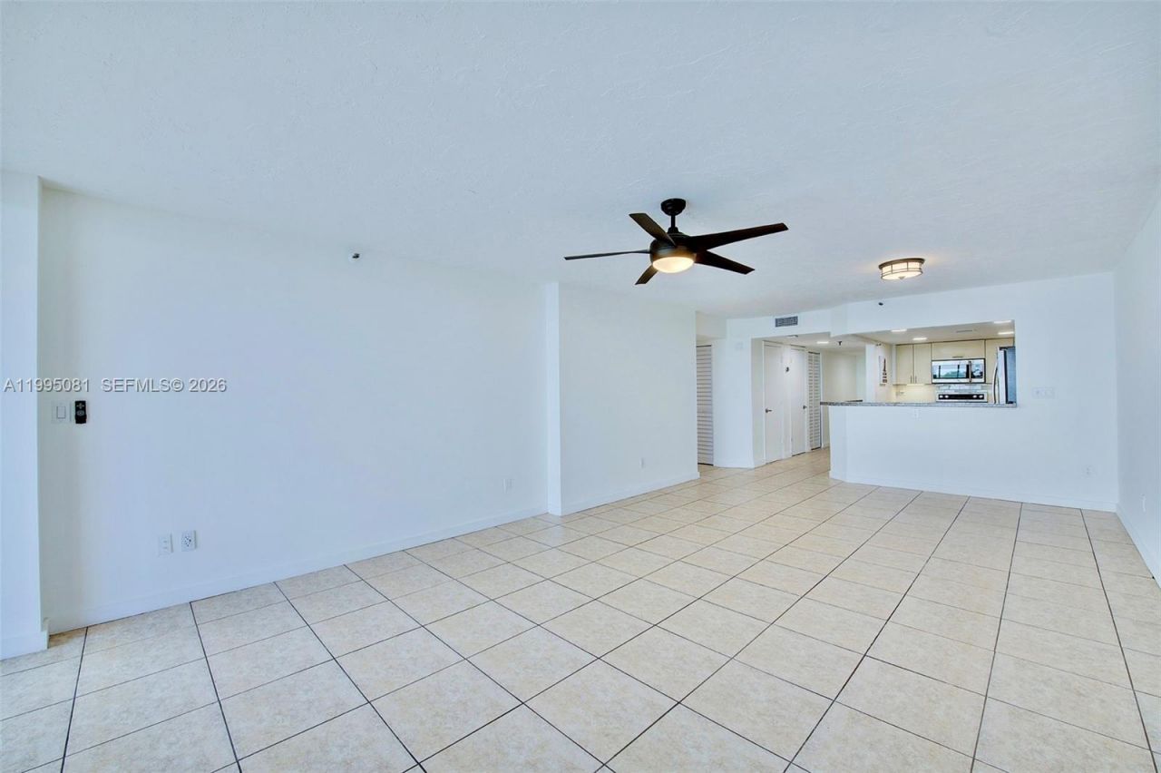 20850 San Simeon Way , Unit 506-5, Miami, FL 33179 Photo