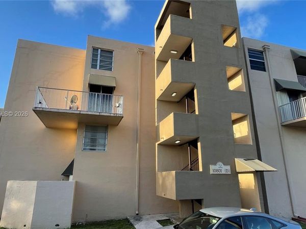 10801 SW 109th Ct, Unit D108, Miami, FL 33176