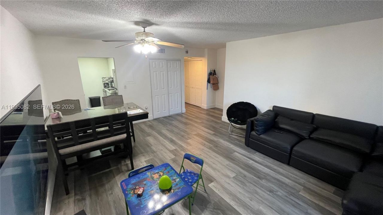 10801 SW 109th Ct, Unit D108, Miami, FL 33176 Photo