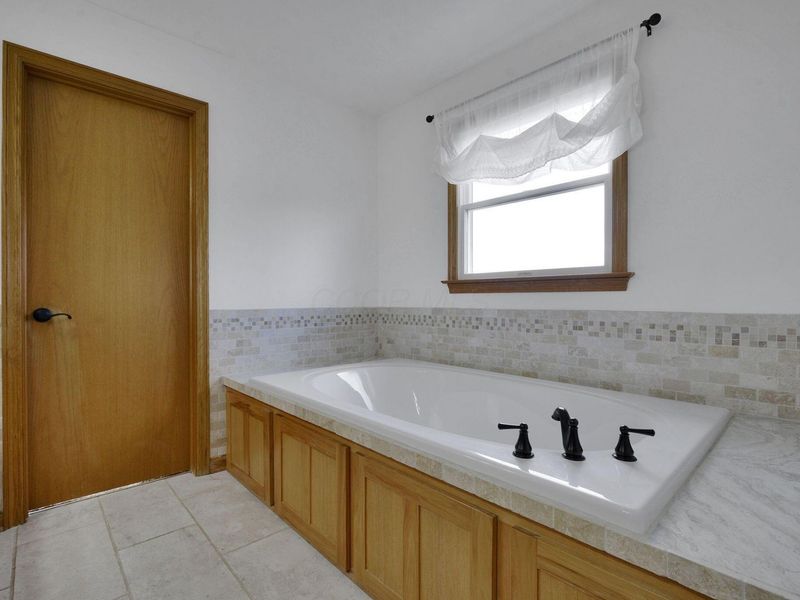 1809 W Glenhurst Drive NW, Lancaster, OH 43130 Photo 31