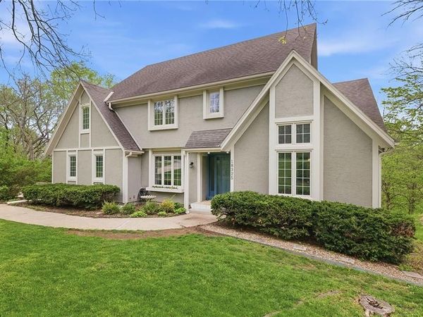 18325 Aberdeen Street, Stilwell, KS 66085