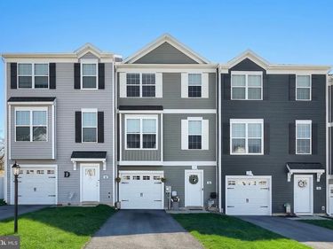 56 COOP LANE, HANOVER, PA 17331