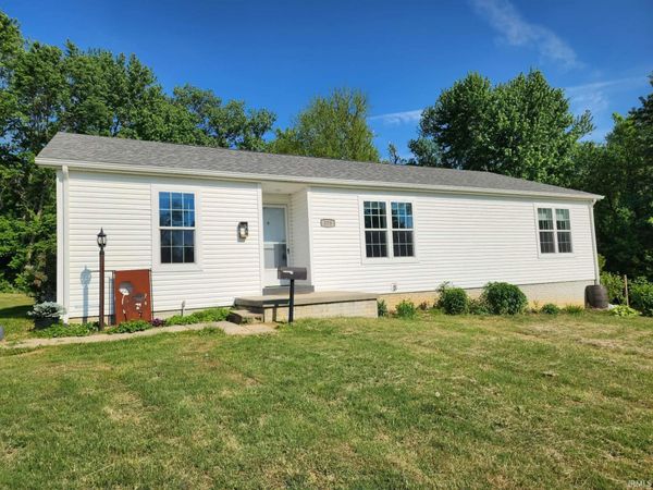 379 N Mulberry Street, Petersburg, IN 47567