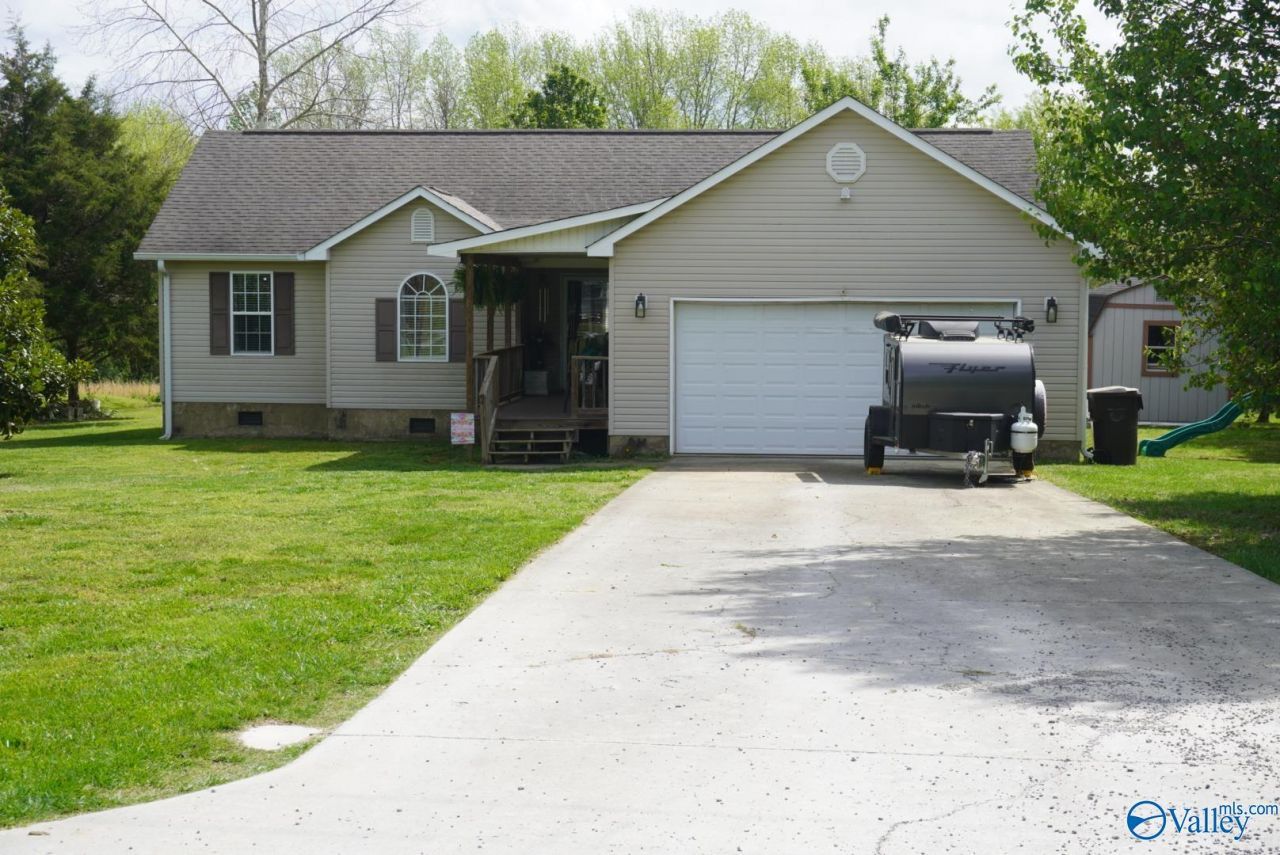 95 Porter Drive, Dutton, AL 35744 Main Photo