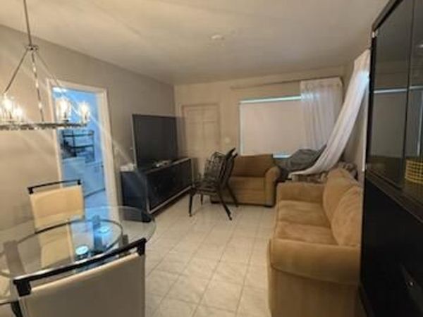 1150 Atlantic Shores Boulevard, Unit 611, Hallandale Beach, FL 33009