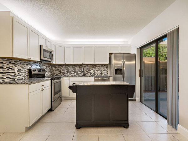 2403 24th Lane, Palm Beach Gardens, FL 33418