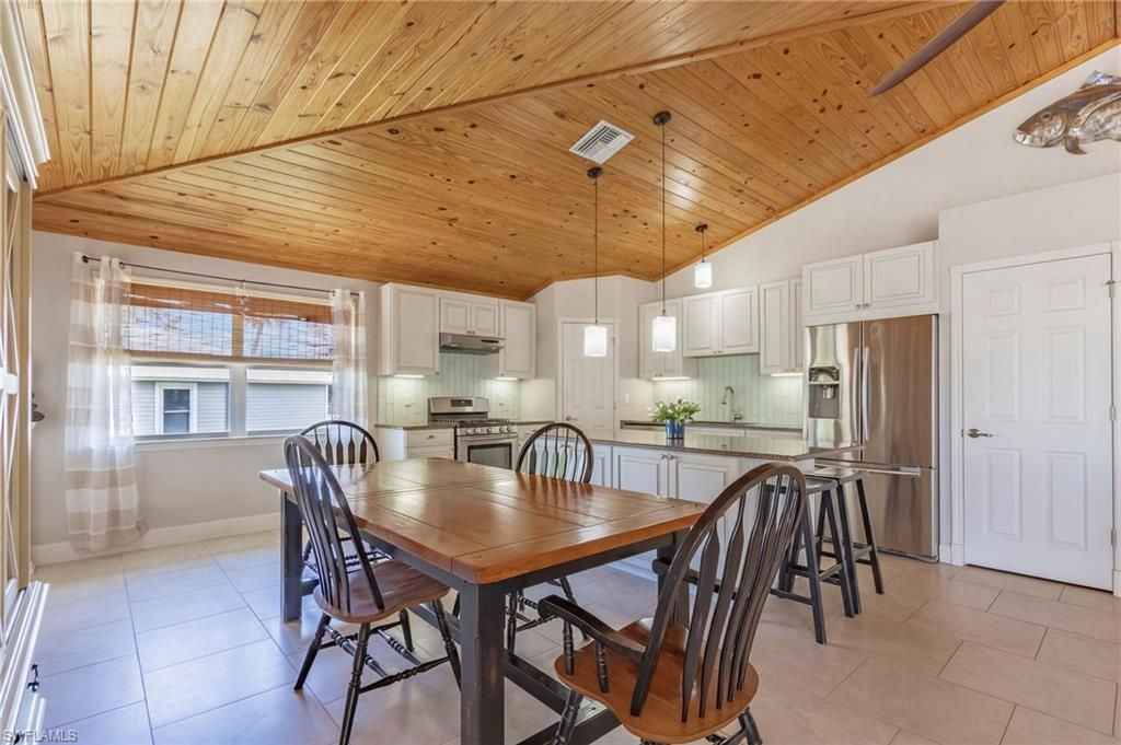 7655 Myrsine Cir, Bokeelia, FL 33922 Photo