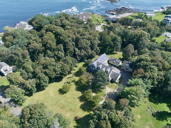 25 Pleasant St, Nahant, MA 01908