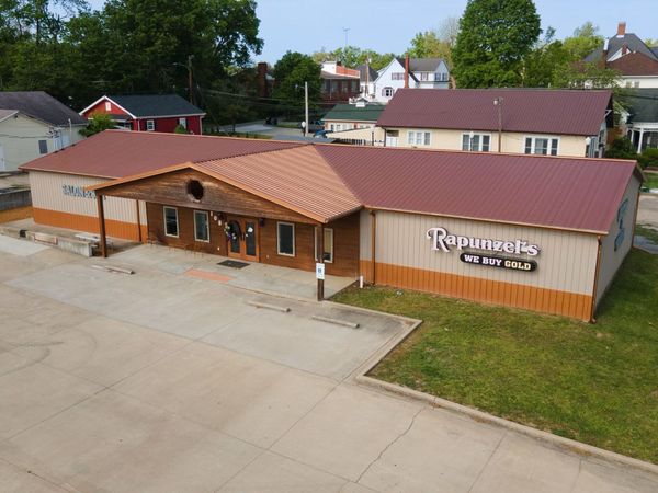 109 W Poplar Street, Harrisburg, IL 62946