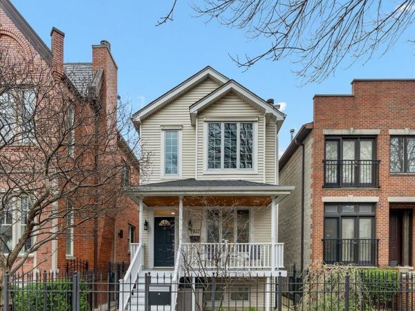 1937 W Melrose Street, Chicago, IL 60657