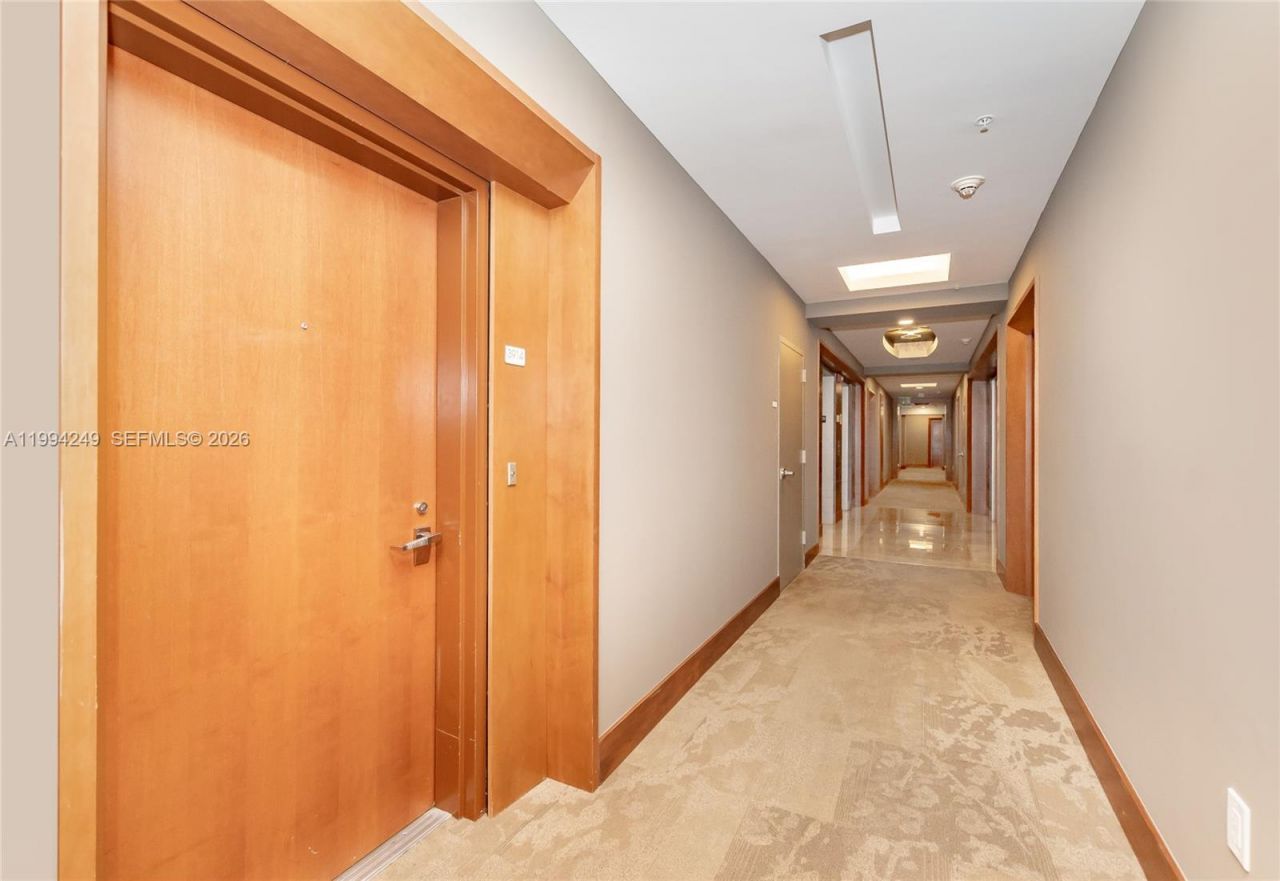 31 SE 5th St, Unit 3914, Miami, FL 33131 Photo