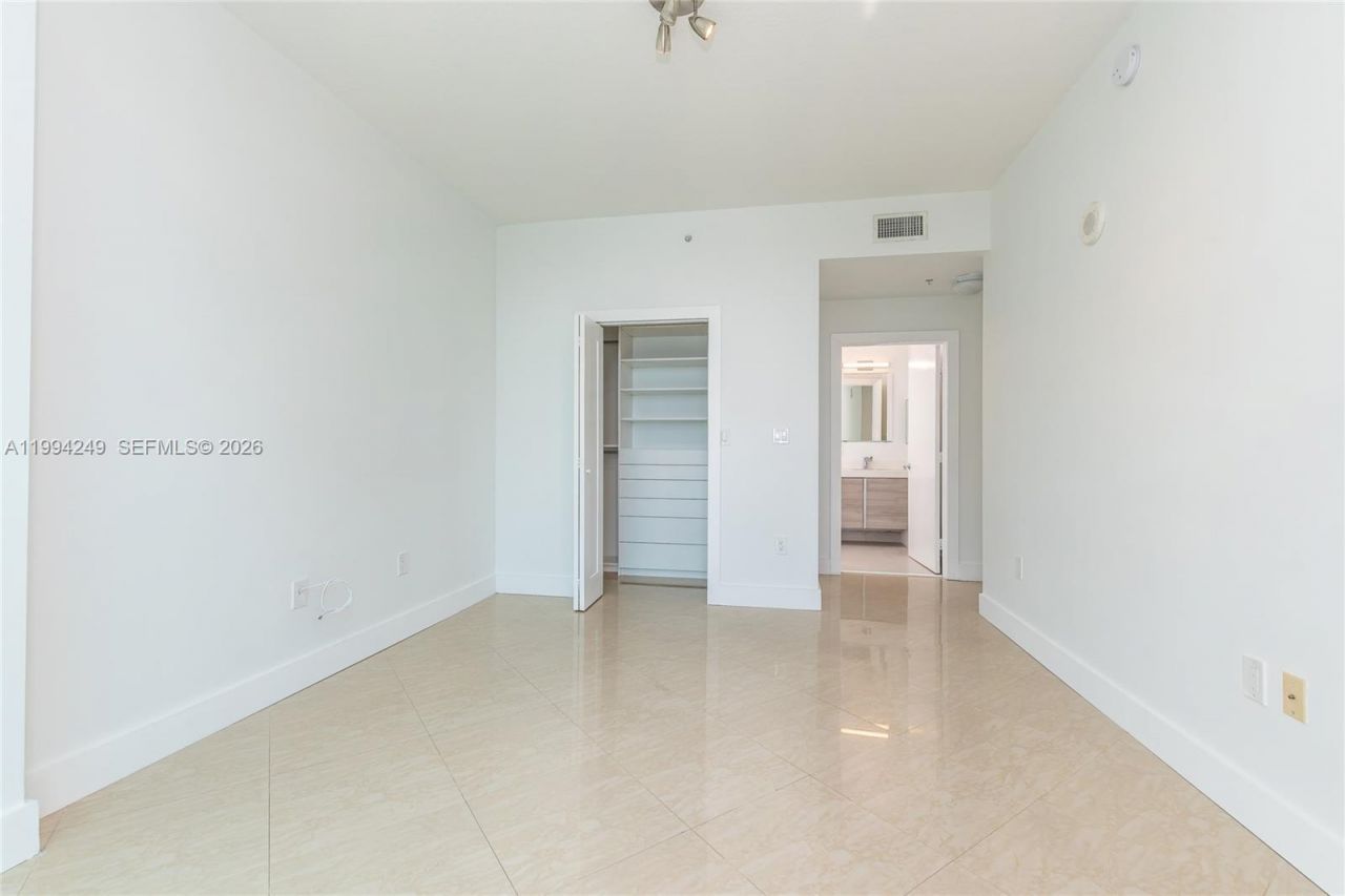 31 SE 5th St, Unit 3914, Miami, FL 33131 Photo
