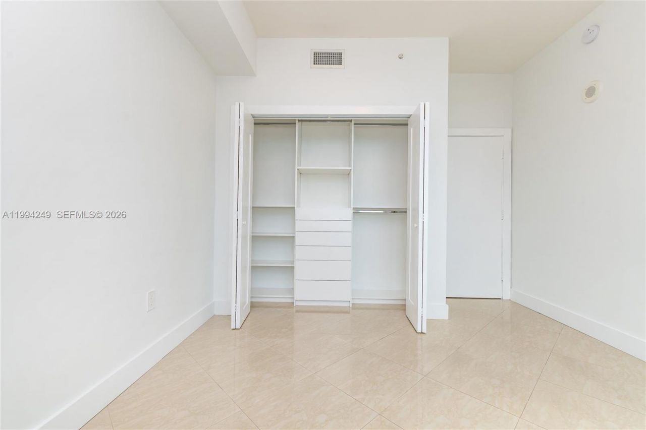 31 SE 5th St, Unit 3914, Miami, FL 33131 Photo
