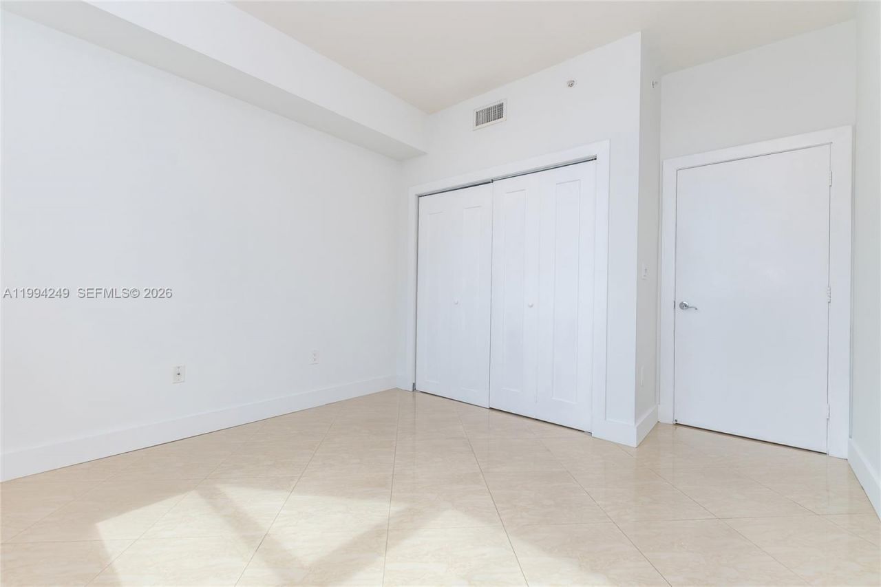 31 SE 5th St, Unit 3914, Miami, FL 33131 Photo