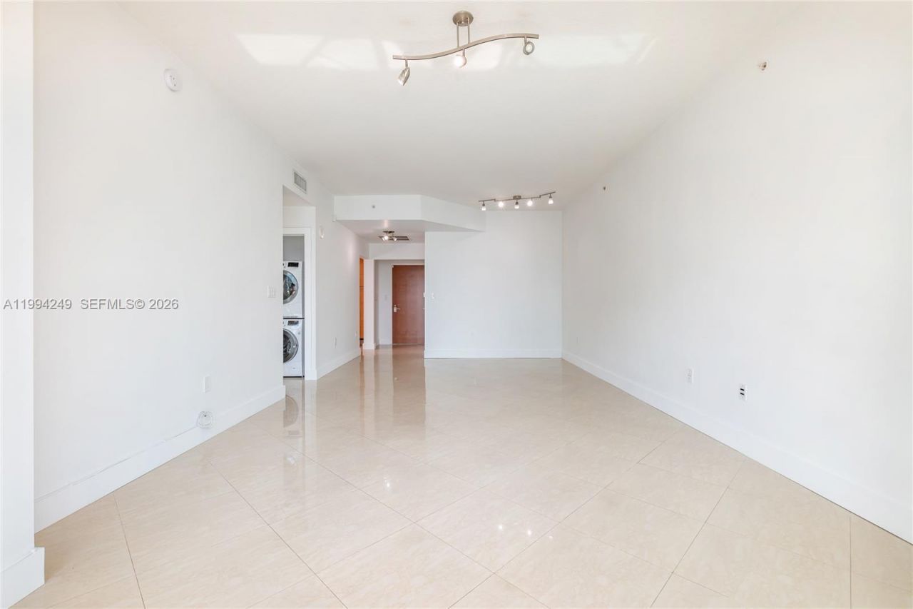 31 SE 5th St, Unit 3914, Miami, FL 33131 Photo