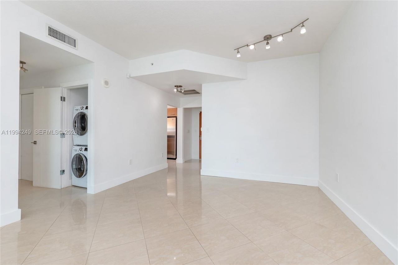 31 SE 5th St, Unit 3914, Miami, FL 33131 Photo