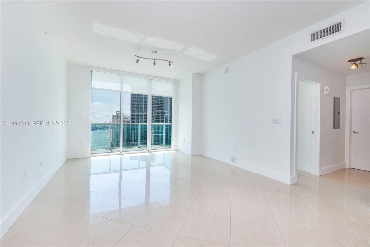 31 SE 5th St, Unit 3914, Miami, FL 33131 Photo