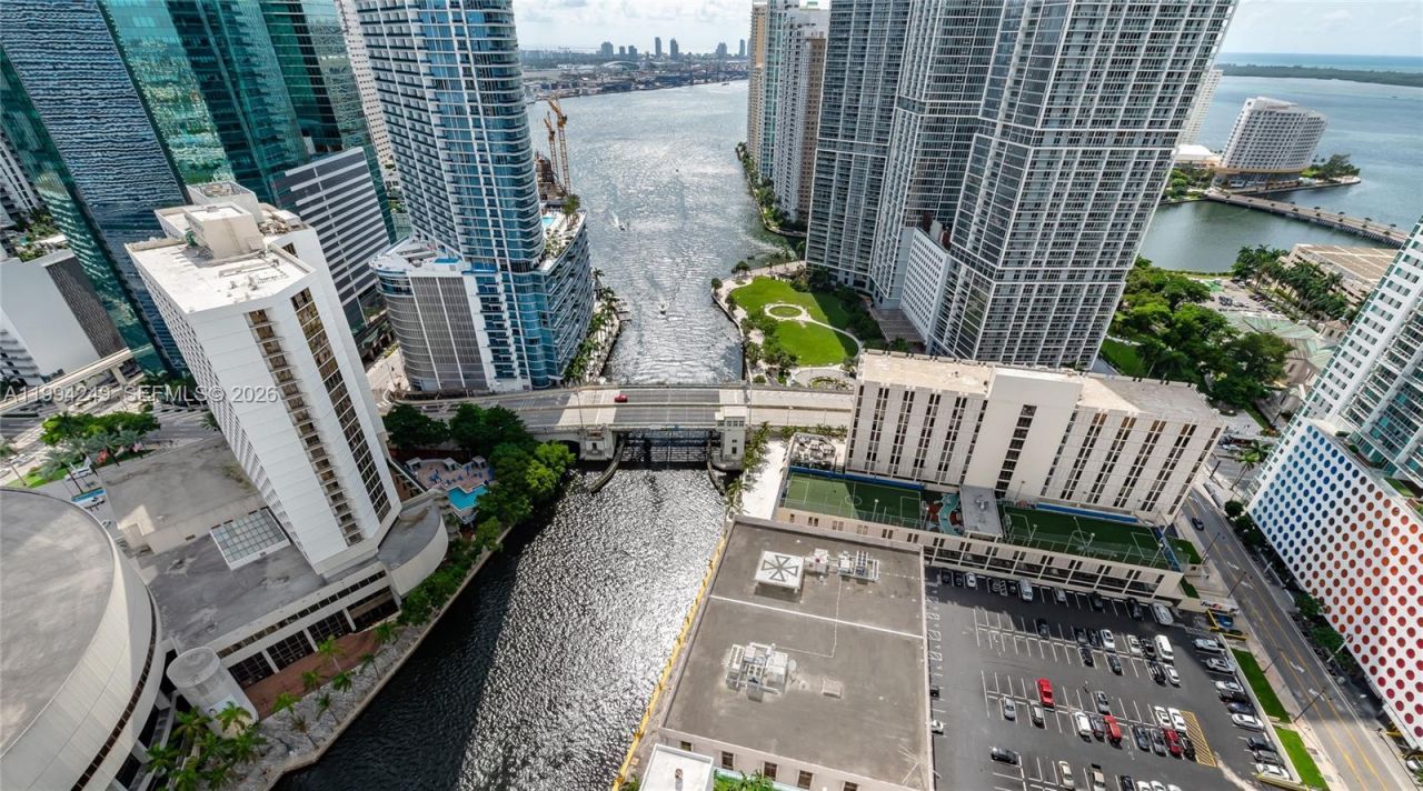 31 SE 5th St, Unit 3914, Miami, FL 33131 Photo