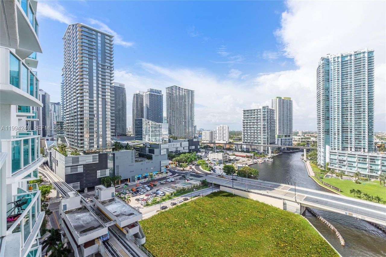 31 SE 5th St, Unit 3914, Miami, FL 33131 Photo