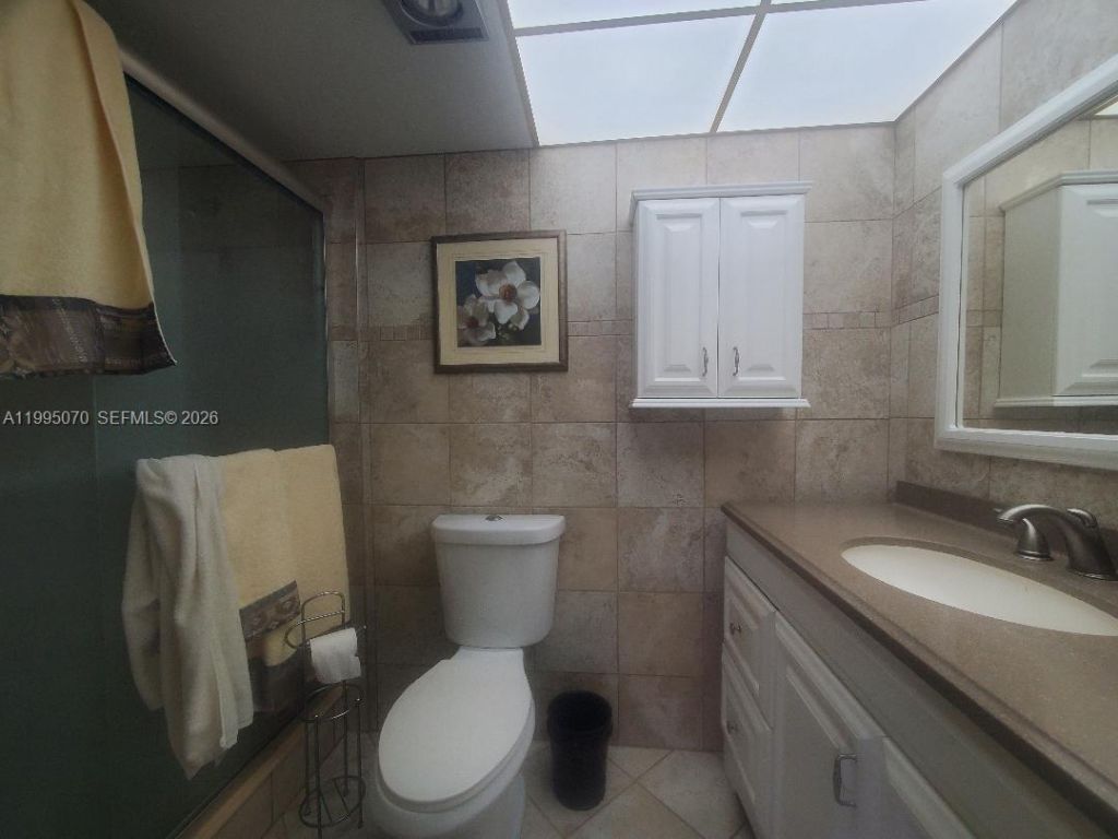 319 NE 14th Ave, Unit 207, Hallandale Beach, FL 33009 Photo