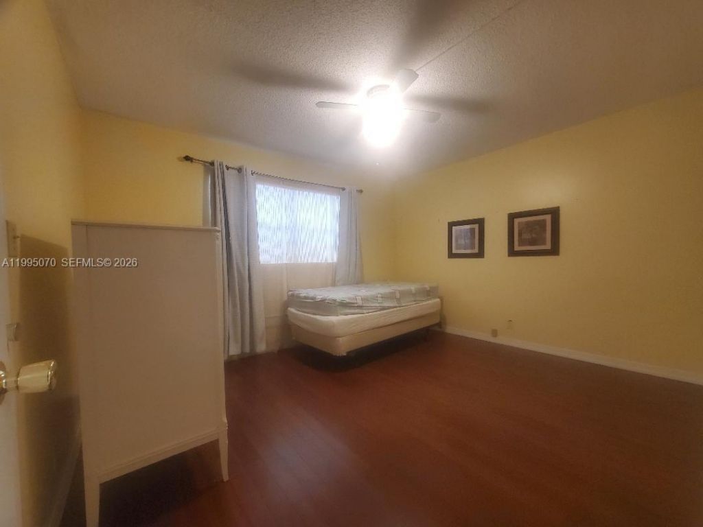 319 NE 14th Ave, Unit 207, Hallandale Beach, FL 33009 Photo