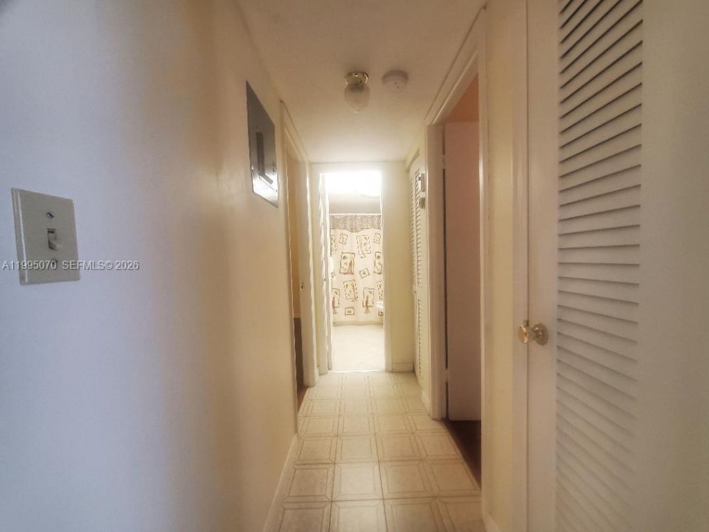 319 NE 14th Ave, Unit 207, Hallandale Beach, FL 33009 Photo