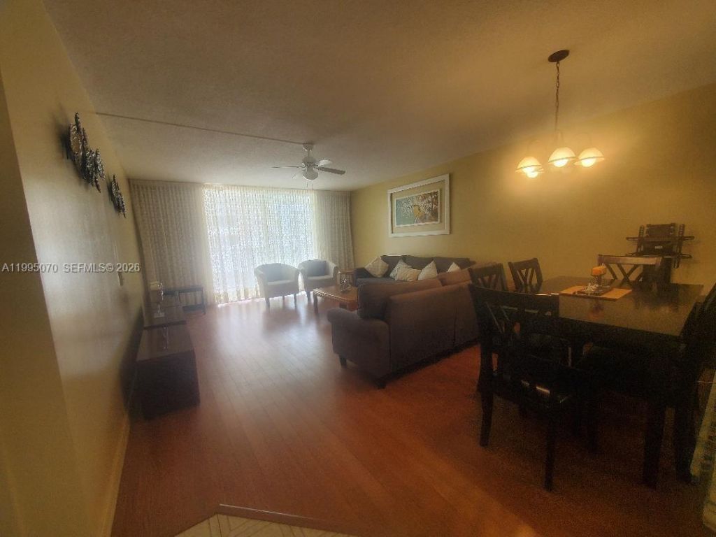 319 NE 14th Ave, Unit 207, Hallandale Beach, FL 33009 Photo
