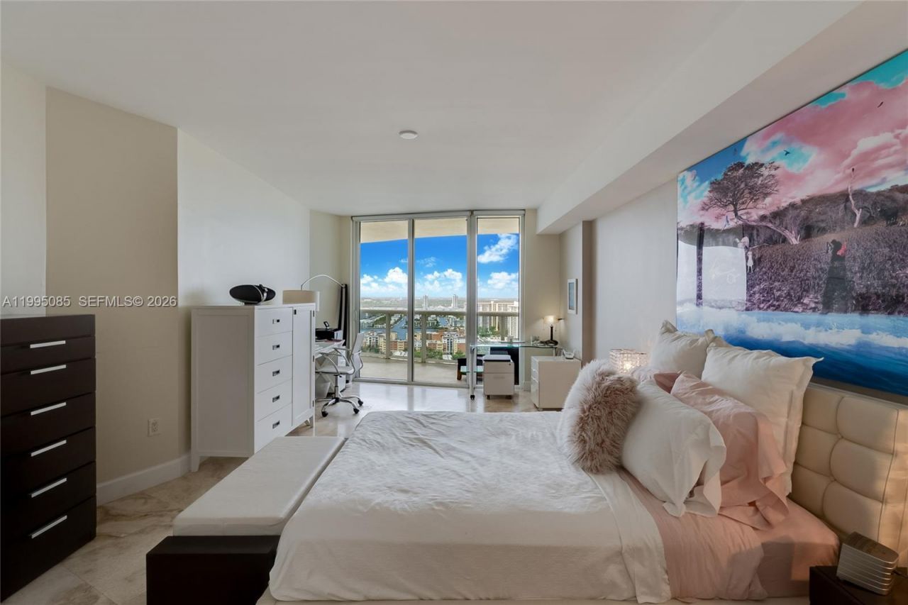 17201 Collins Ave, Unit 2804, Sunny Isles Beach, FL 33160 Photo