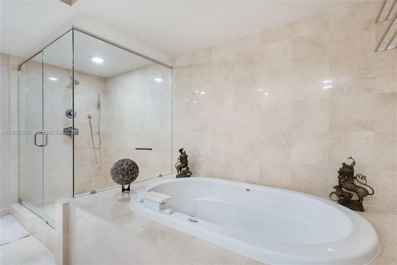 17201 Collins Ave, Unit 2804, Sunny Isles Beach, FL 33160 Photo