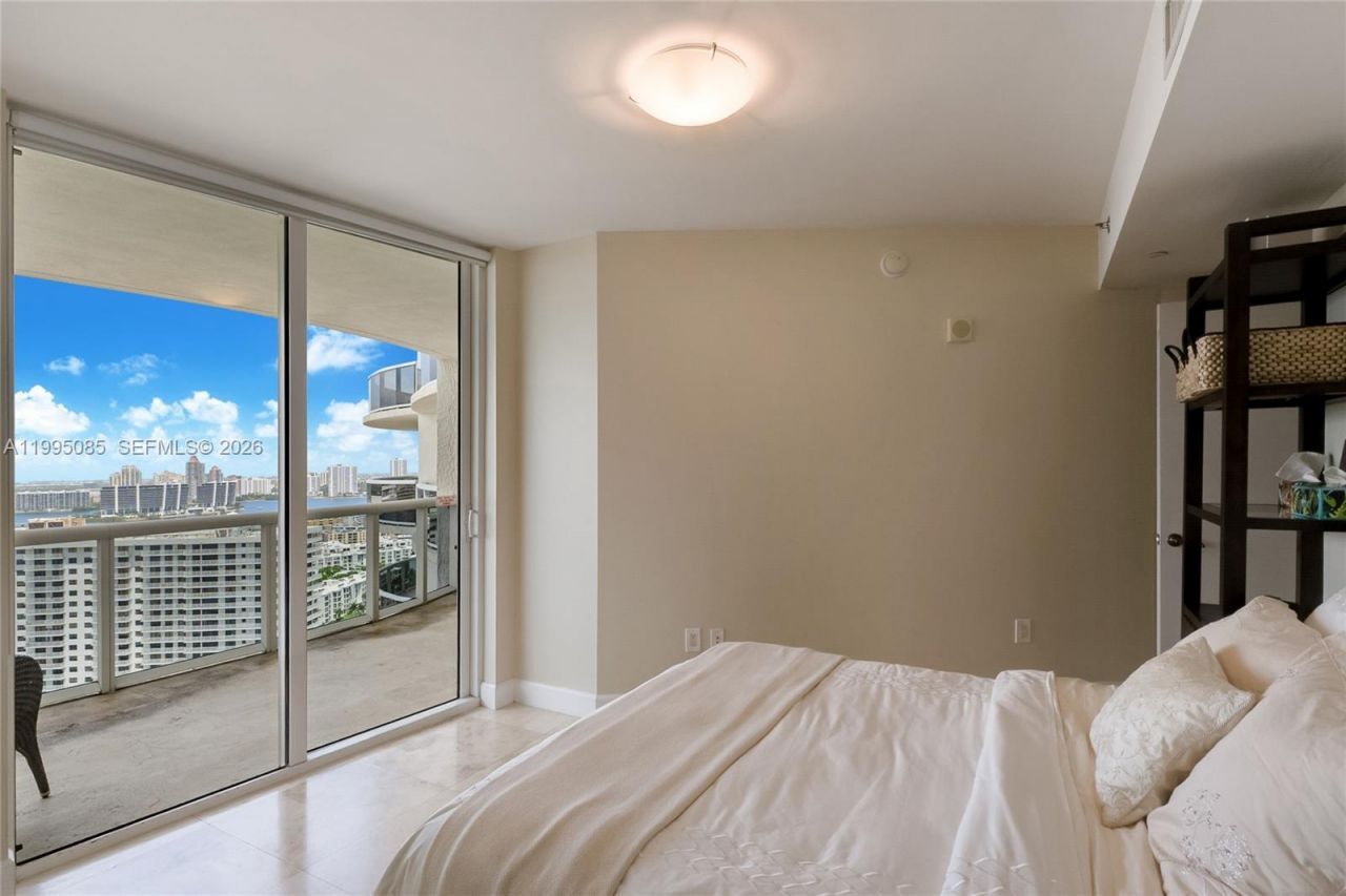 17201 Collins Ave, Unit 2804, Sunny Isles Beach, FL 33160 Photo