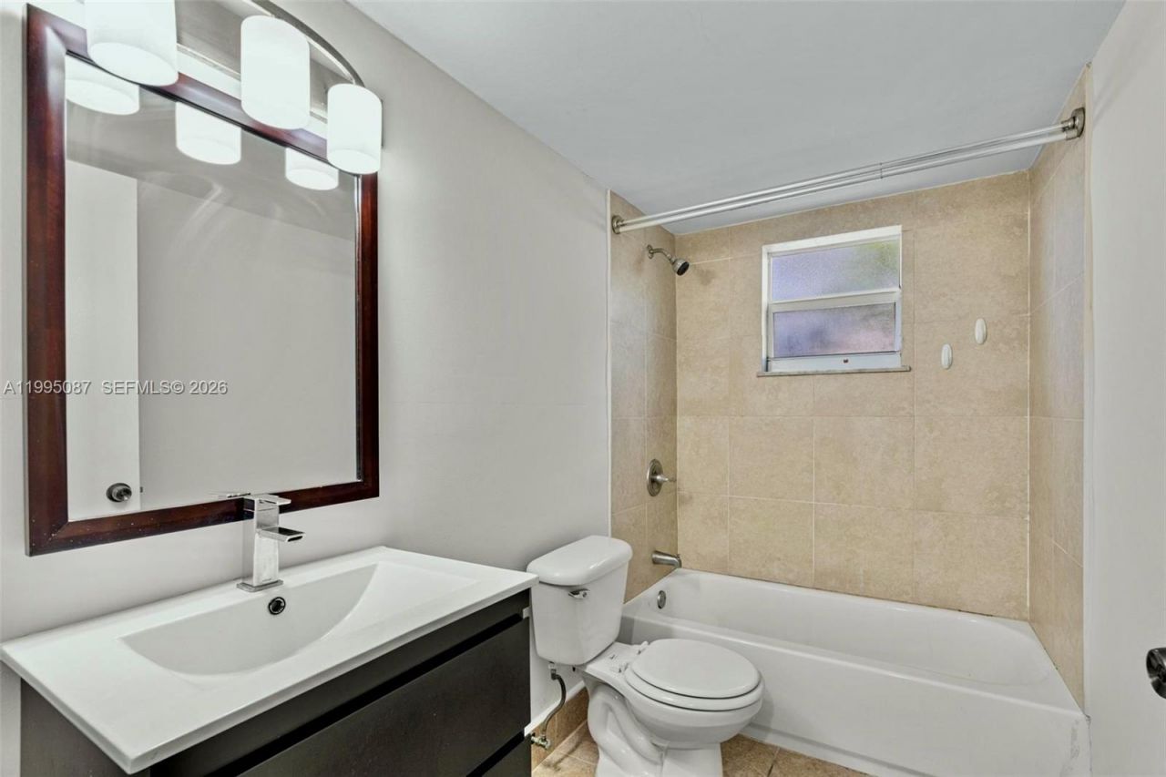 1830 Dixieanna St, Unit 102, Hollywood, FL 33020 Photo