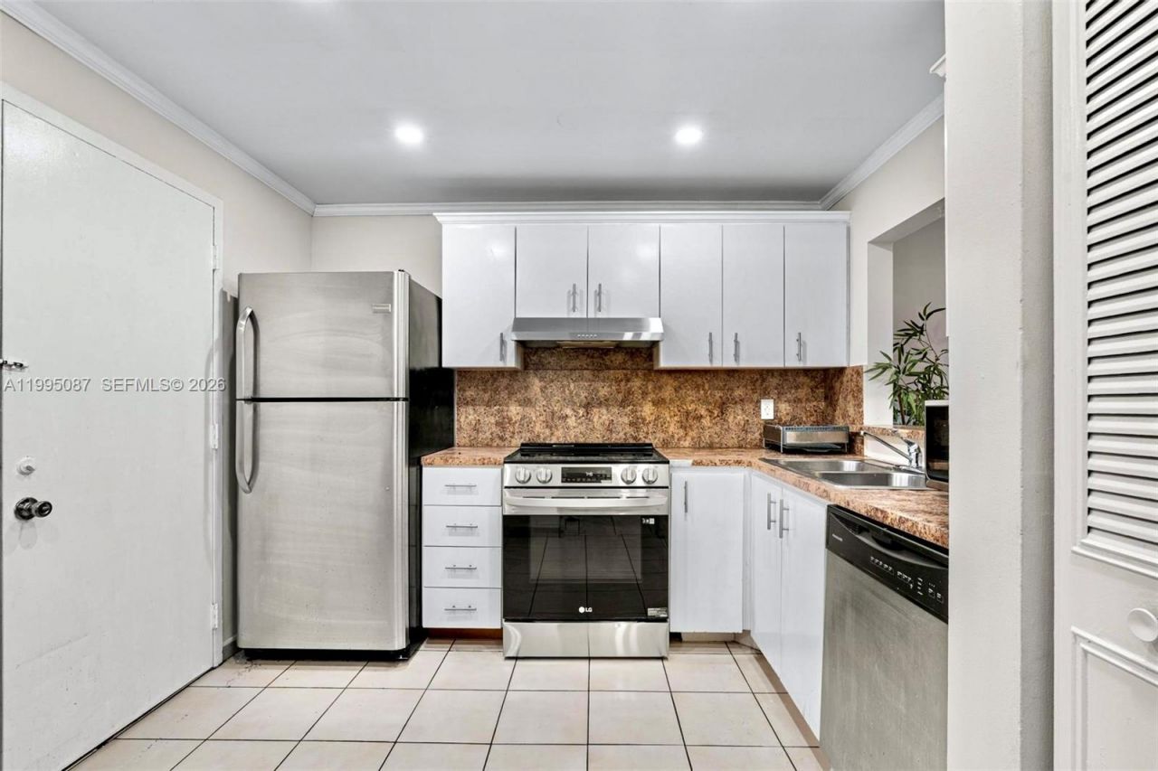 1830 Dixieanna St, Unit 102, Hollywood, FL 33020 Photo