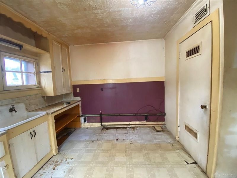 3120 Martel Drive, Dayton, OH 45420 Photo 11