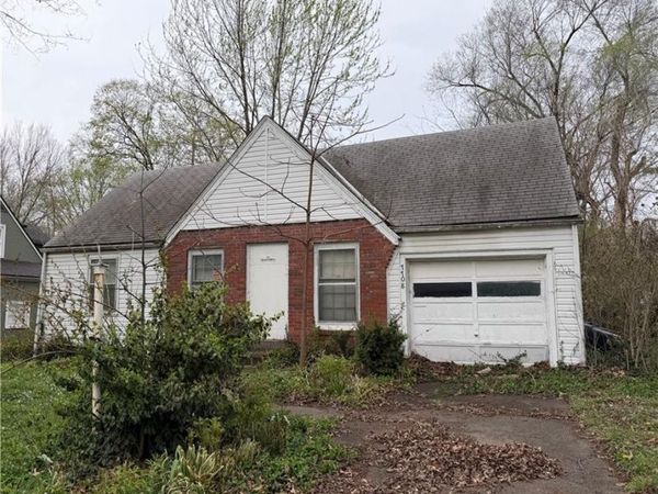 7708 Grand Avenue, Kansas City, MO 64114