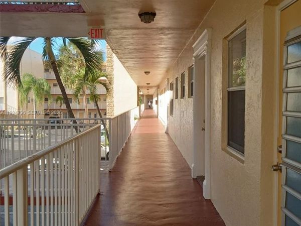 Unit 213, Lauderdale Lakes, FL 33319