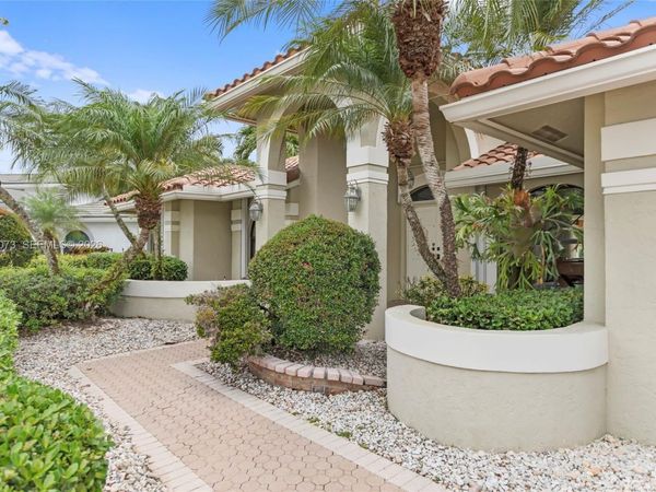 11021 NW 7th St , Plantation, FL 33324