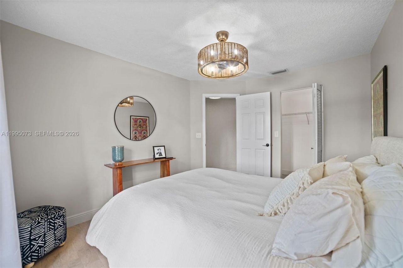 11021 NW 7th St, Plantation, FL 33324 Photo