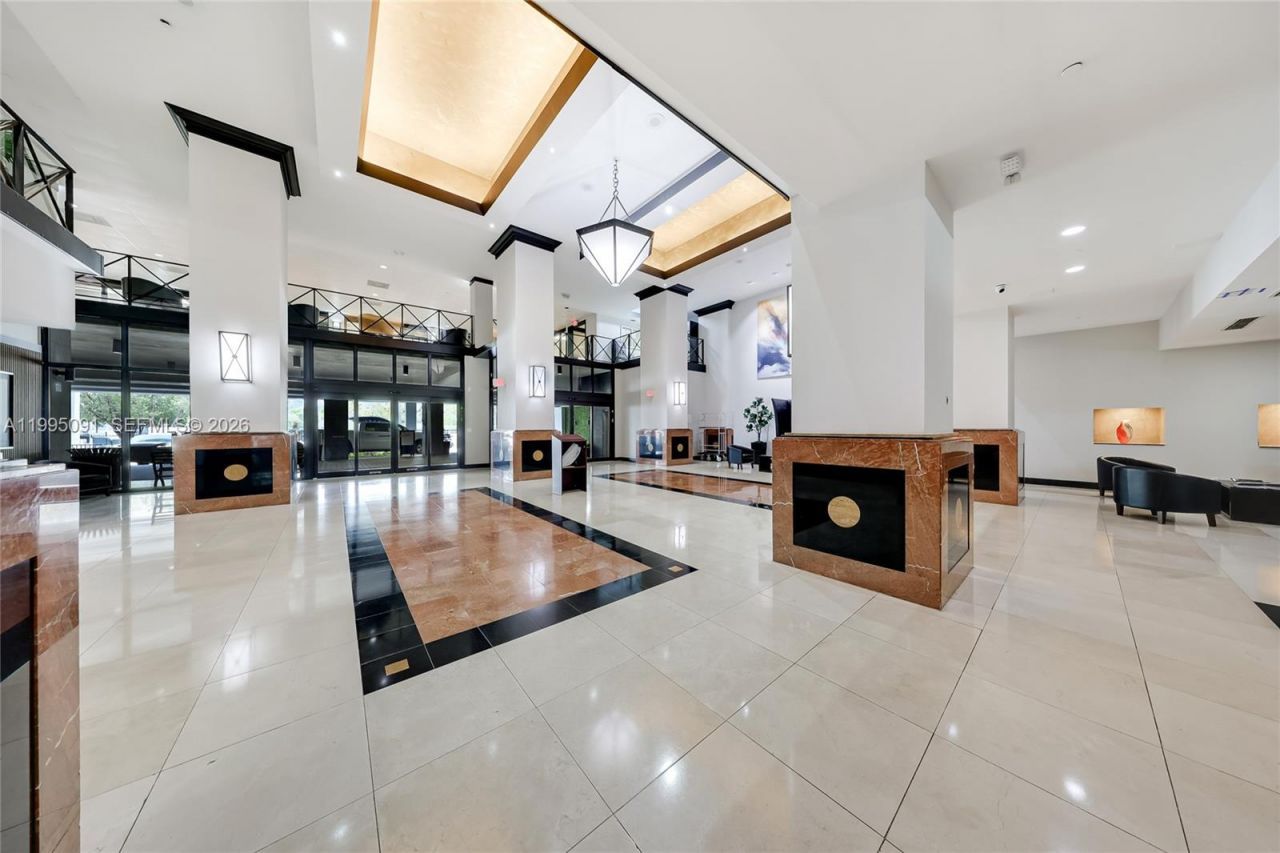 555 NE 15th St, Unit 33G, Miami, FL 33132 Photo