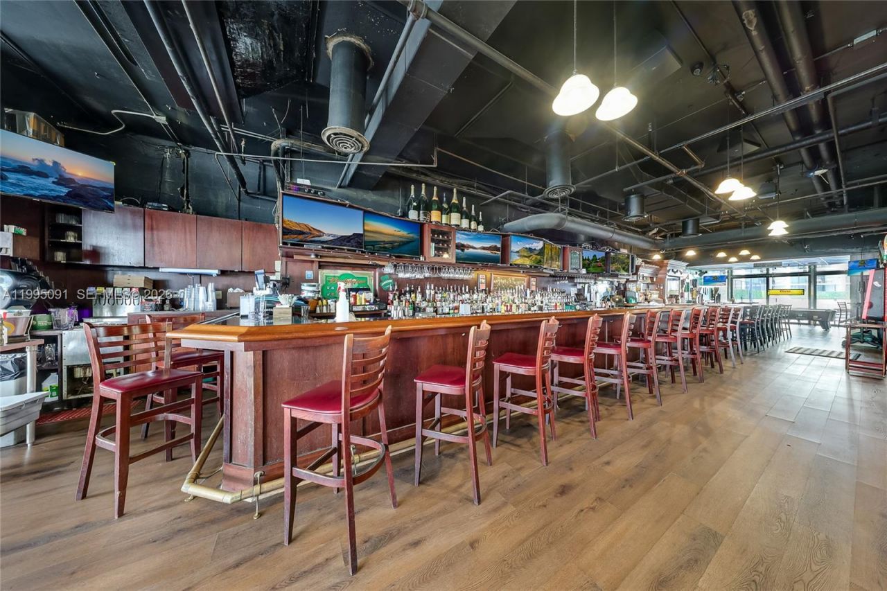 555 NE 15th St, Unit 33G, Miami, FL 33132 Photo