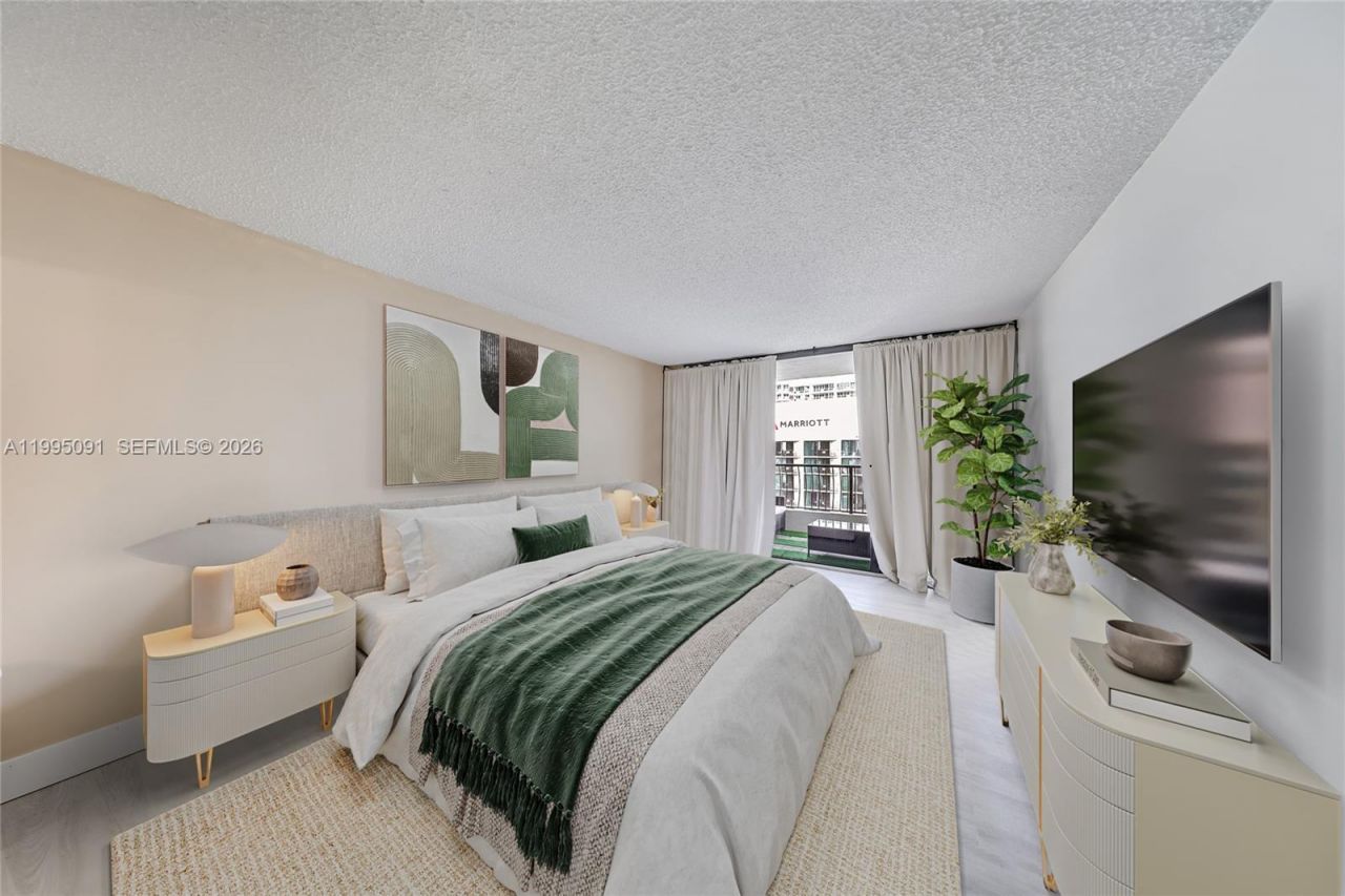 555 NE 15th St, Unit 33G, Miami, FL 33132 Photo