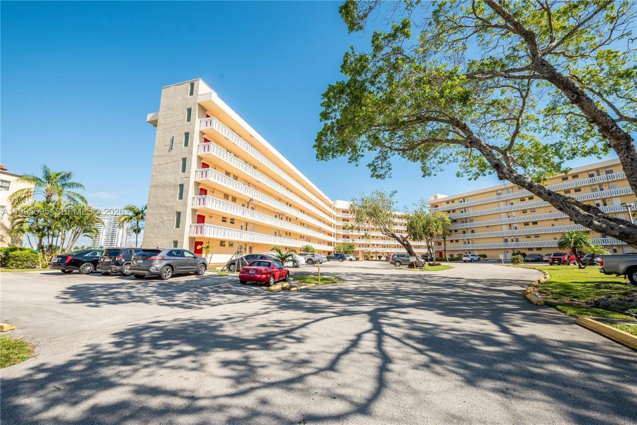 2999 Point East Dr, Unit C109, Aventura, FL 33160 Photo