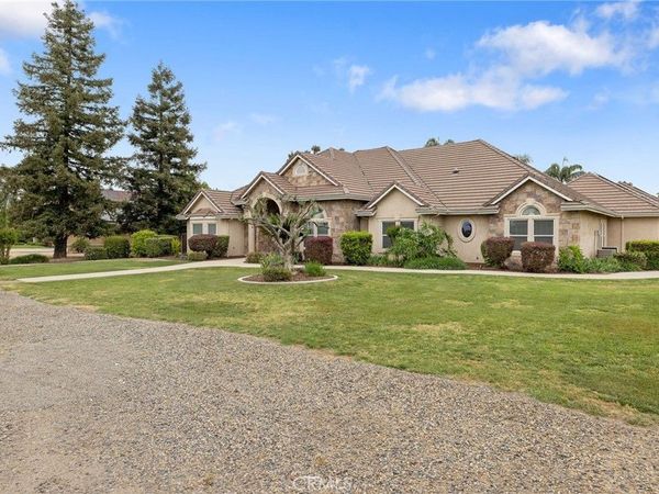 1928 S Shirk, Visalia, CA 93277