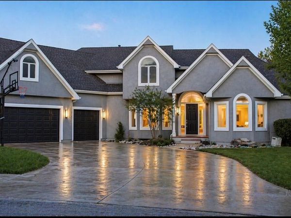 601 SW Forestpark Lane, Lee's Summit, MO 64081