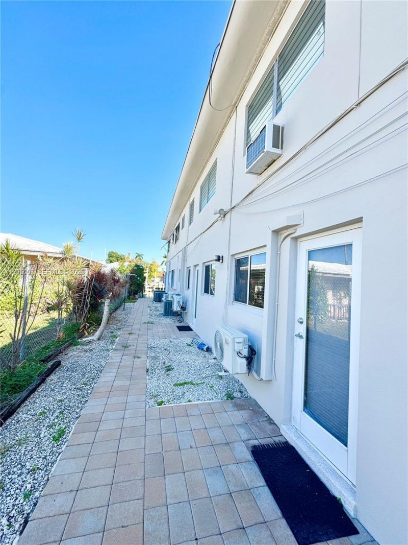 1601 SE 15, Unit 1B, Fort Lauderdale, FL 33316 Photo
