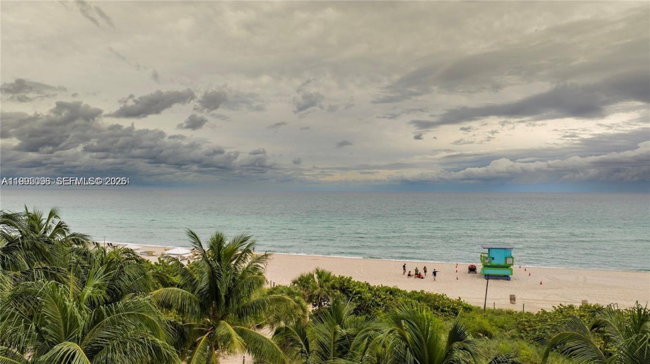 6061 Collins Ave , Unit 7D, Miami Beach, FL 33140 Photo