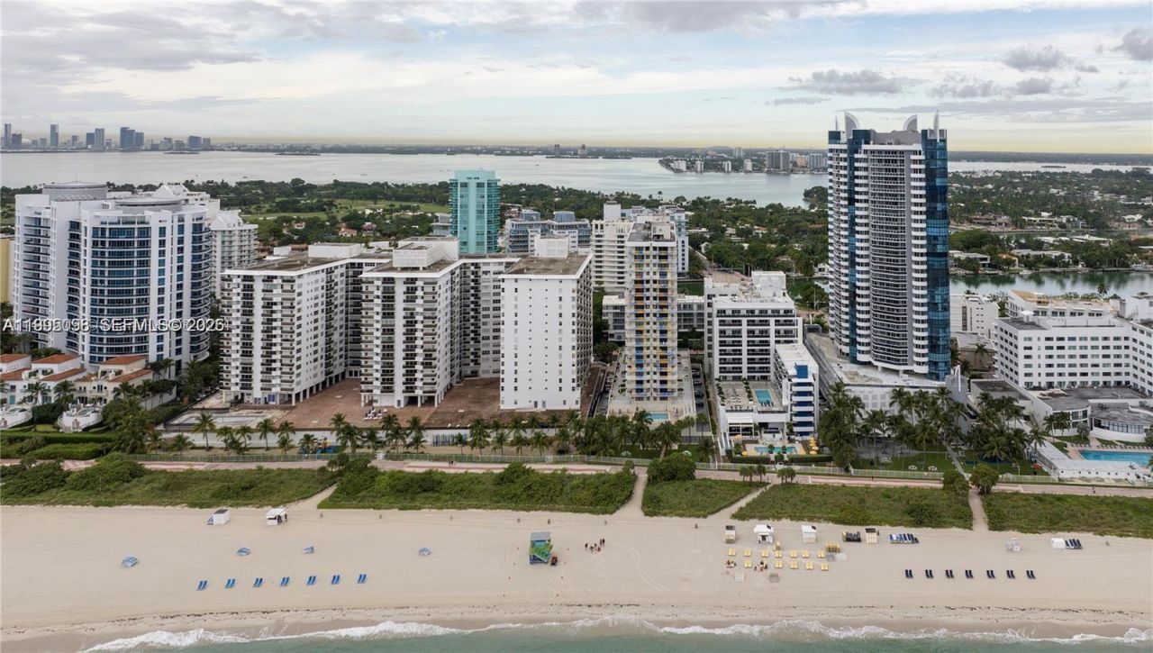 6061 Collins Ave , Unit 7D, Miami Beach, FL 33140 Photo