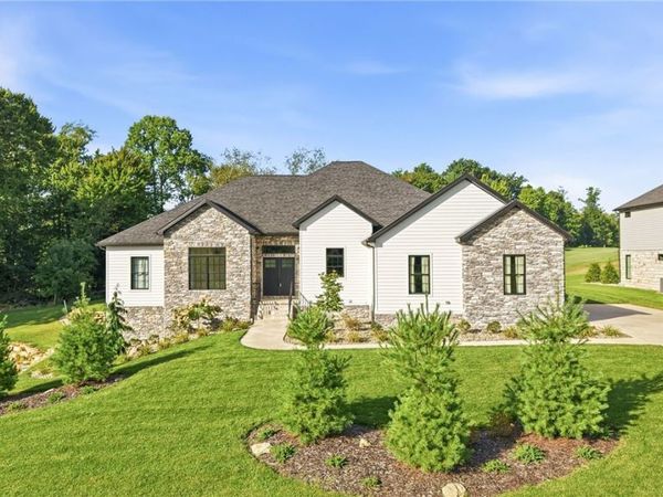 6879 Kyle Ridge Pointe, Canfield, OH 44406